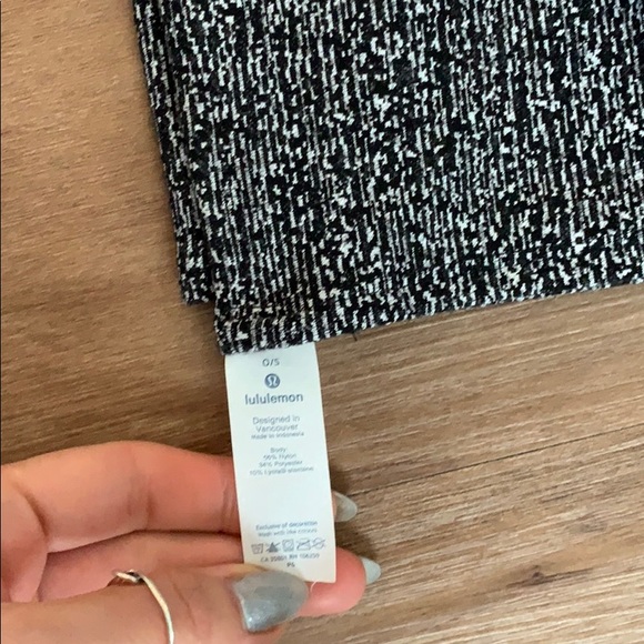 Lululemon Herringbone Vinyasa Scarf - Picture 3 of 4